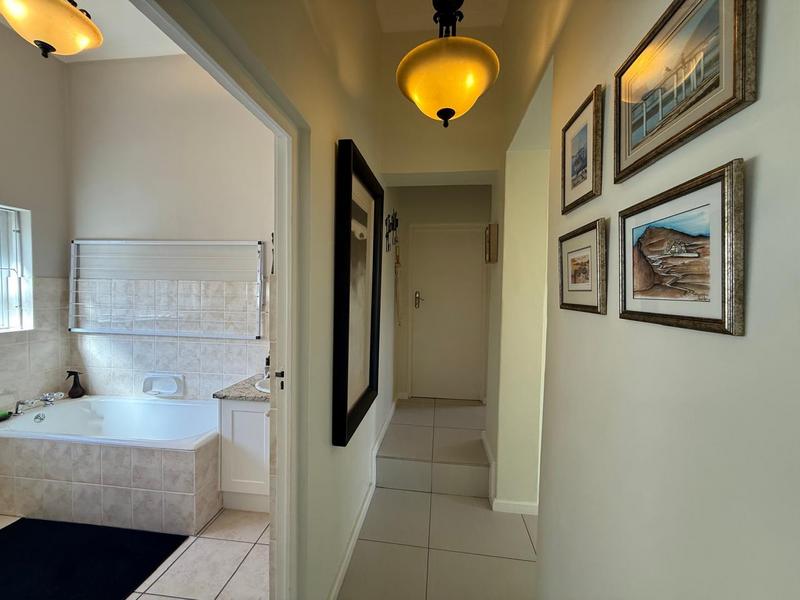 2 Bedroom Property for Sale in Harfield Village Western Cape